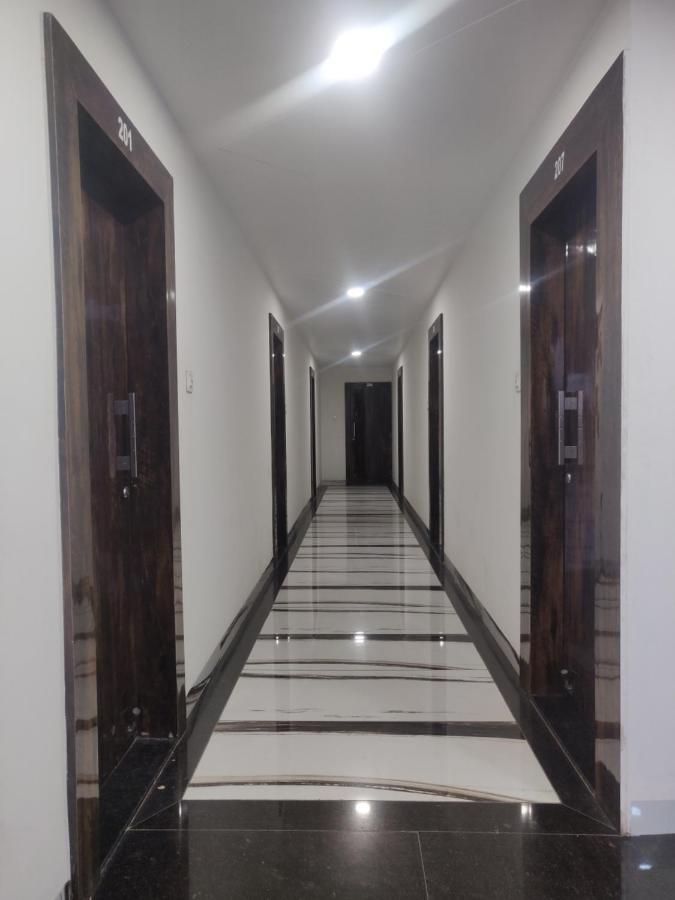 Hotel Rb Palace Indore Esterno foto
