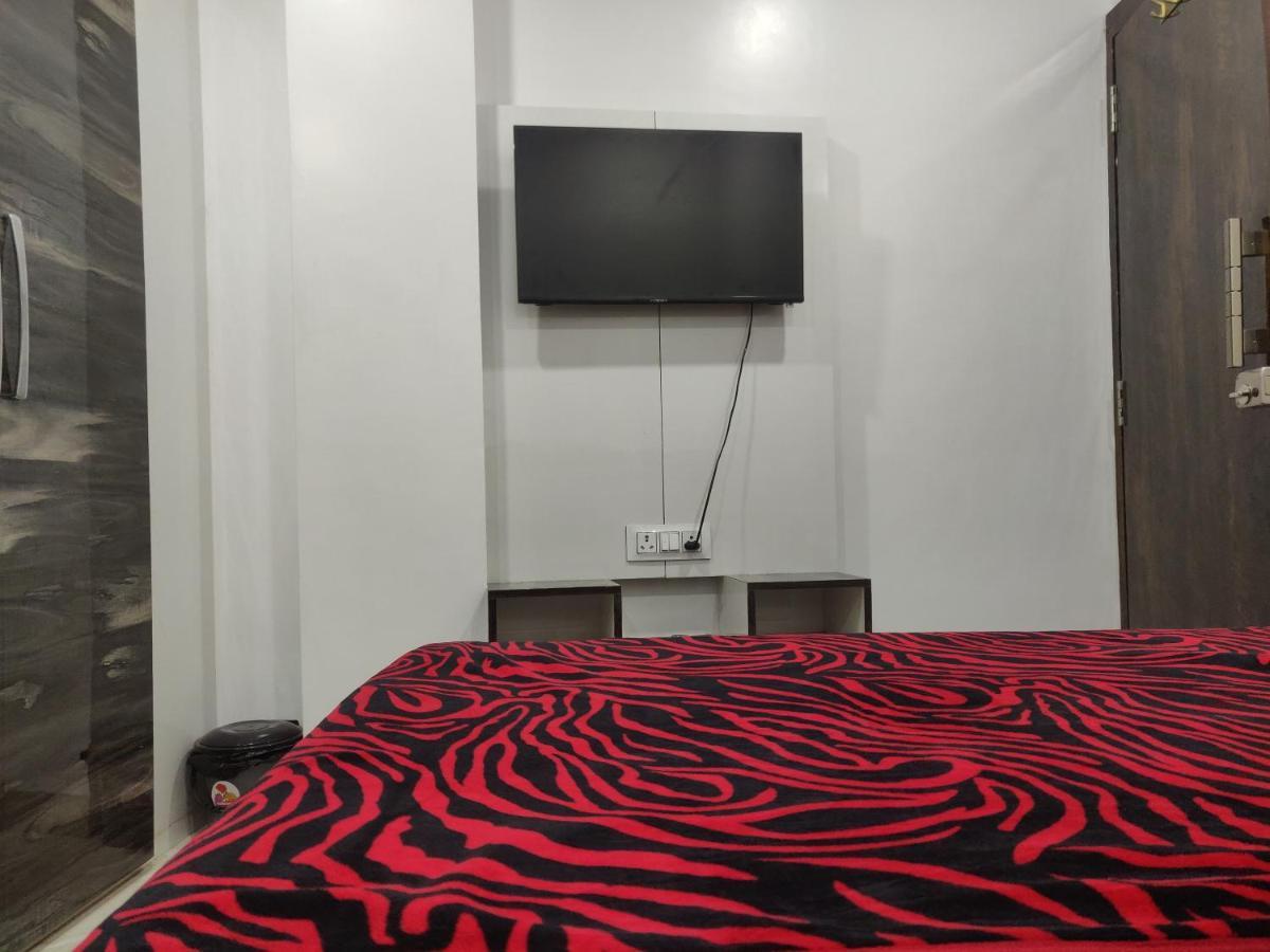 Hotel Rb Palace Indore Esterno foto